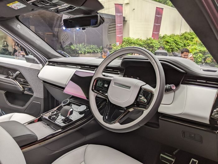Tampilan interior Range Rover Sport 