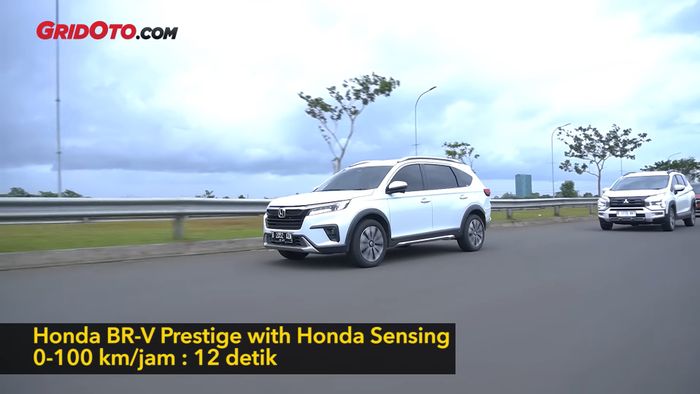 Honda BR-V menjadi mobil terkencang di komparasi Small MPV Crossover dengan catatan waktu 12 detik.