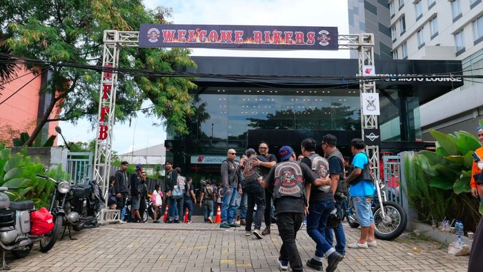 Bikers Brotherhood MC (BBMC) Jakarta Chapter merayakan ulang tahun ke-12 di Idemitsu Moto Lounge, Cilandak, Jaksel, Minggu (22/1/2023)