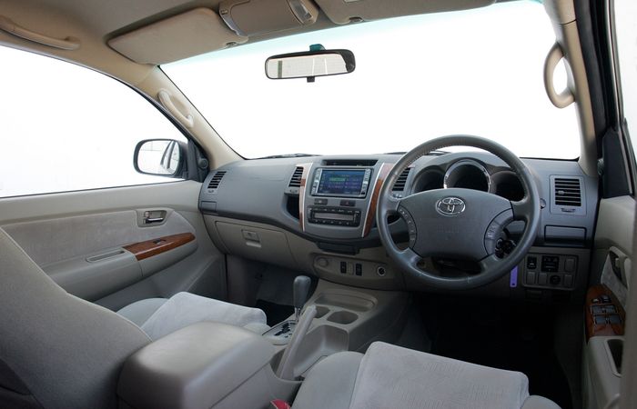 Kabin Toyota Fortuner Diesel AT