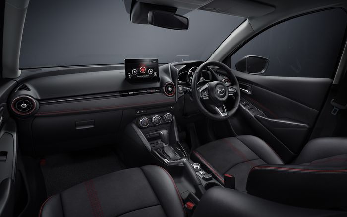 Interior Mazda2 XD Sport+.
