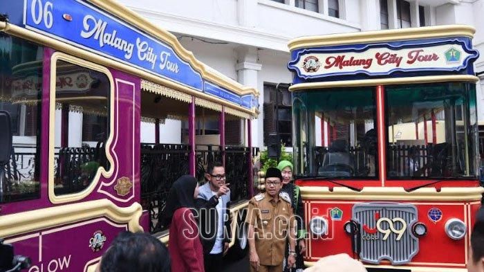 Wali Kota Malang, Sutiaji bersama Gilang Widya Pramana saat launching bus Macito di Balaikota Malang, Senin (30/01/2023).