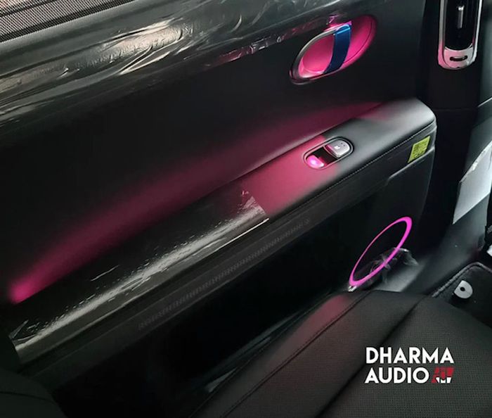 Ambient lighting pada mobil listrik Hyundai Ioniq 5