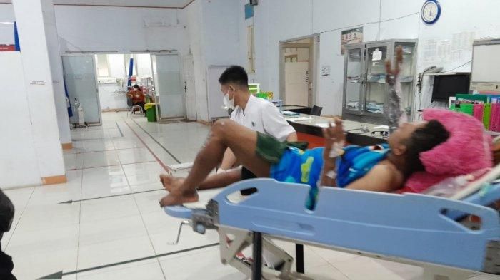 Bambang, sopir Daihatsu Gran Max yang jadi korban kebakaran SPBU Alang-alang, Toraja Utara dirawat di RS Lakipadada, Tana Toraja