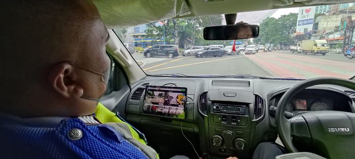 Penindakan E-TLE Mobile milik Satlantas Polres Metro Jakarta Pusat
