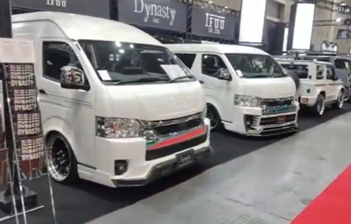 Deretan Toyota HiAce dimodif elegan oleh Dynasty