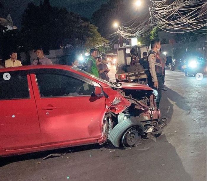 Daihatsu Sigra terkoyak ditebas KIA Sportage di Jl Kemang Utara, Kemang, Bangka, Mampang Prapatan, Jakarta Selatan