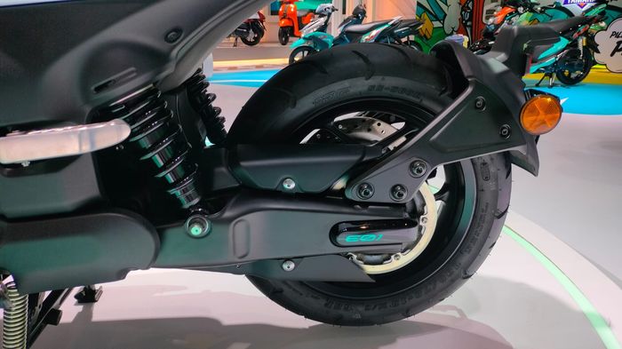 Yamaha E01 masih bisa pakai ban motor biasa karena menggunakan sistem penggerak belt