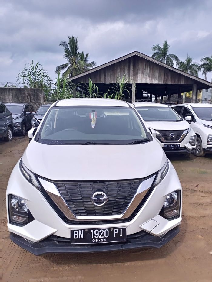 Lelang 11 unit Nissan Livina 1.5 EL MT 2019