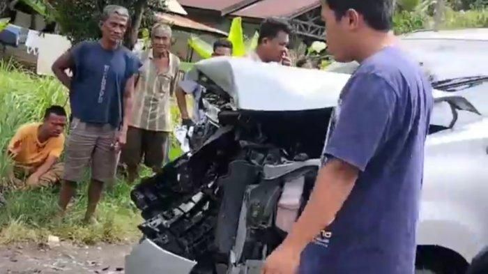 Kondisi Daihatsu Xenia usai sabet Mitsubishi Pajero Sport di desa Rambung Baru, Sibolangit, Deli Serdang, Sumatera Utara