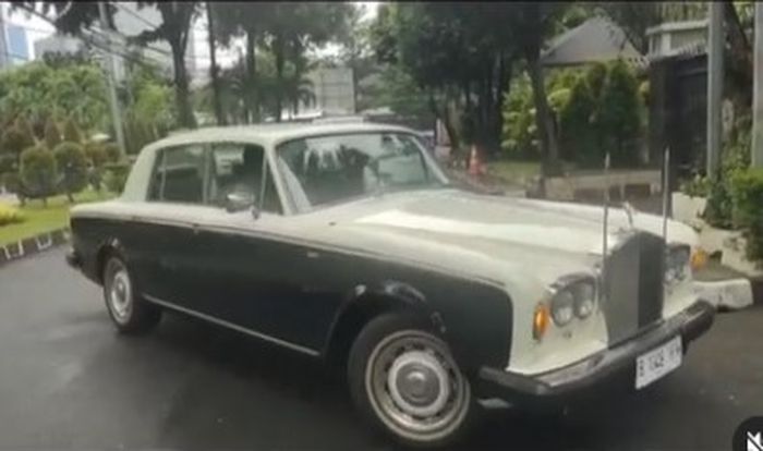 Rolls-Royce Silver Shadow II yang diperlihatkan Ketua IMI, Bambang Soesatyo atau Bamsoet.