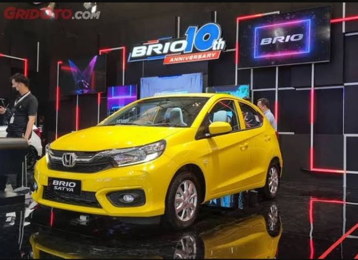 Harga mobil LCGC seperti Honda Brio Satya dan sekelasnya bakal naik karena berbagai faktor.