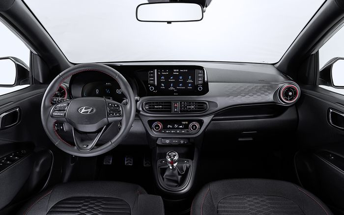 Interior Hyundai i10 mendapatkan instrumen Supervision 4,2 inci.