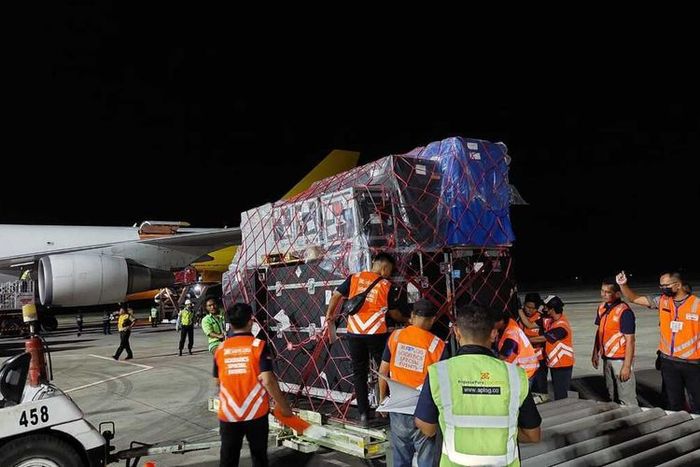 97,8 ton logistik WSBK Mandalika sudah mendarat di bandara Lombok