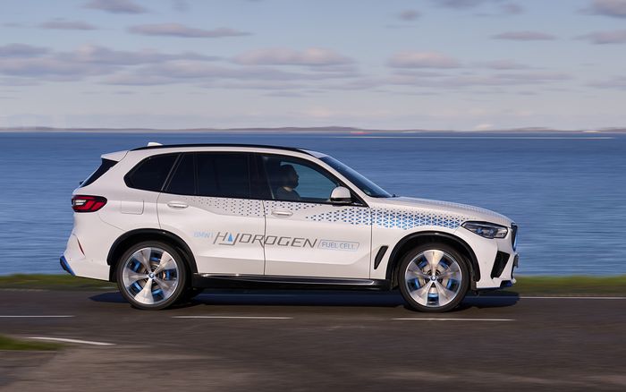 BMW iX5 Hydrogen akan digunakan untuk mendemonstrasikan teknologi hidrogen BMW.