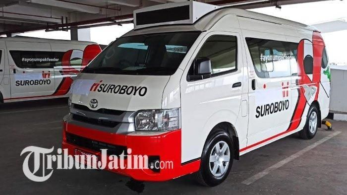 Angkot mewah kota Surabaya bernama Wara wiri Suroboyo memakai basis Toyota HiAce dan anti gerah