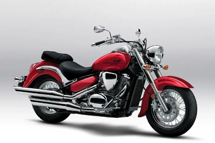 Motor baru Suzuki Boulevard C50. Moge cruiser yang berani diadu dengan Harley-Davidson karena dijual di Amerika Serikat.