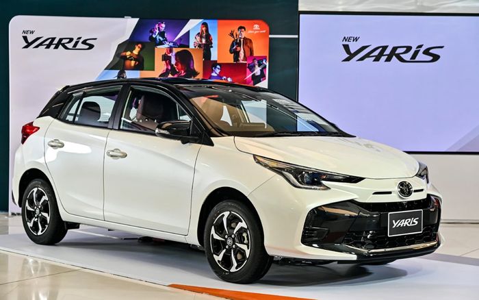 Toyota Yaris dapat desain wajah baru dan beberapa ubahan eksterior.