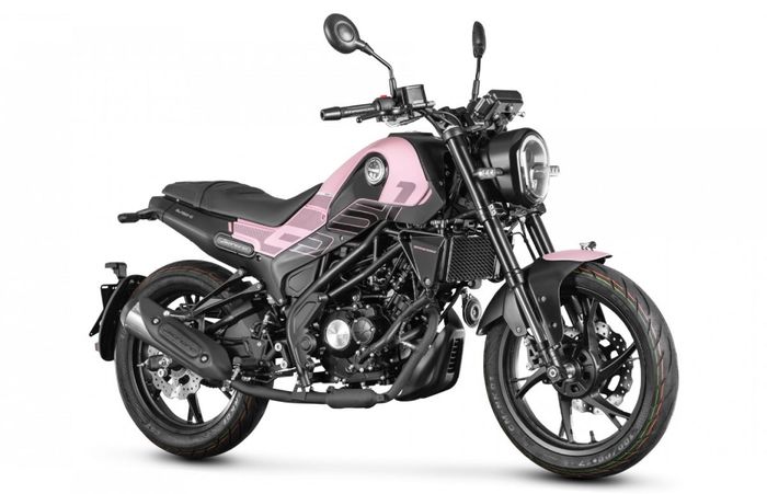 Benelli Leoncino 150  warna Black Pink