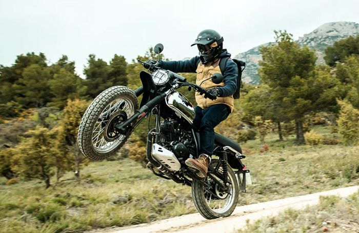 Felsberg 125 XC cocok nih dipakai buat main tanah.