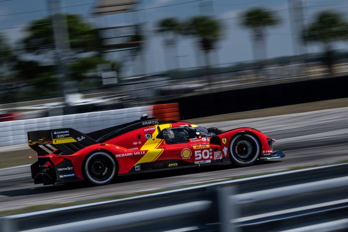 Ferrari 499P nomor 50 andalan tim Ferrari AF Corse, raih pole position di 1000 Miles of Sebring.