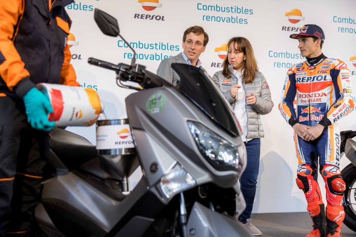 Yamaha NMAX gunakan bahan bakar dengan bahan biofuel. 