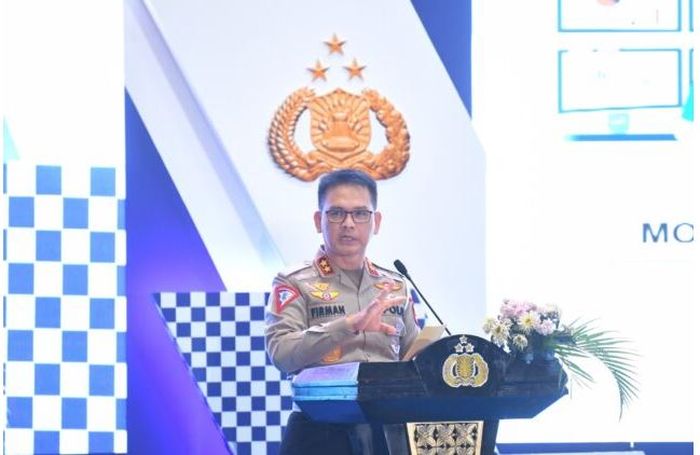 Kakorlantas Polri Irjen Pol Firman Shantyabudi saat membuka Rakor persiapan Operasi Ketupat 2023 di Bandung, Jawa Barat, Kamis (19/3/2023).