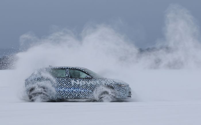 Hyundai IONIQ 5 N dites di permukaan es.