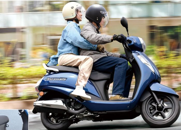 Suzuki Address juga dibekali gantungan di bawah stang dan di bawah jok, bisa digunakan untuk menggantung barang bawaan.