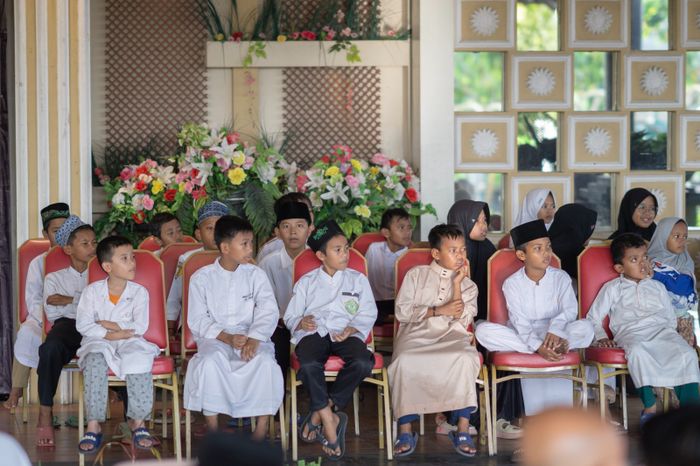 Cresna berikan santunan kepada anak-anak panti asuhan