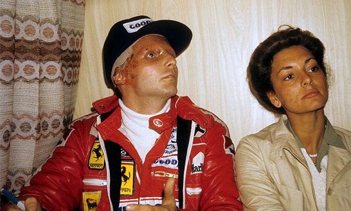 Niki Lauda balapan lagi usai crash di Nurburgring Nordschleife