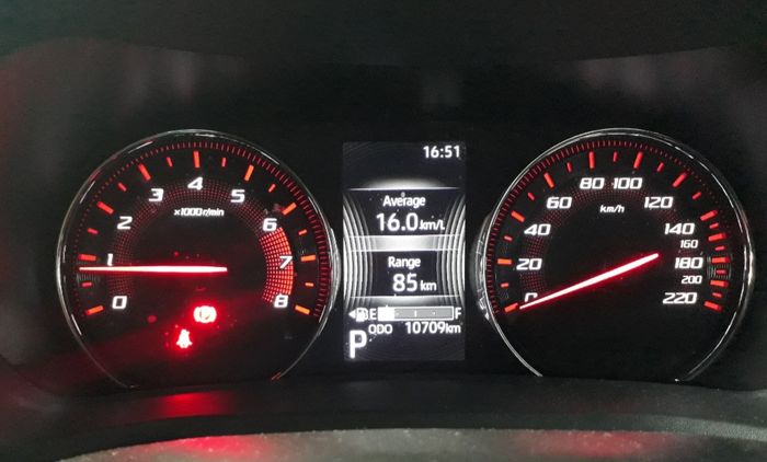 Konsumsi BBM Daihatsu Xenia 16 km/l dengan berbagai kondisi lalu lintas dan jalan yang beragam.