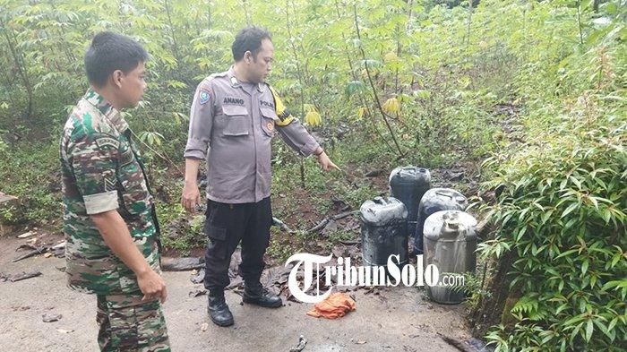 Polisi temukan jeriken yang sebelumnya ada di dalam Gran Max yang terbakar