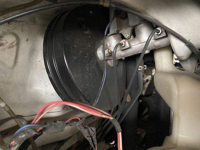 Booster rem bermasalah bisa bikin rem terasa keras saat diinjak.