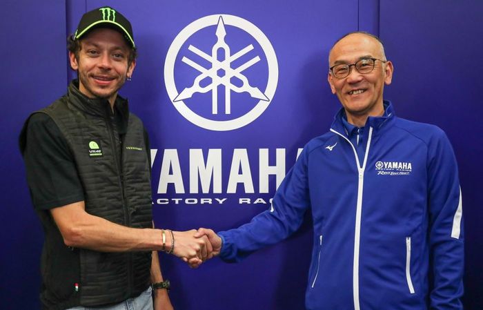 Valentino Rossi menjadi brand ambassador Yamaha. Salah satu cara rekrut VR46 Racing Team jadi tim satelit?