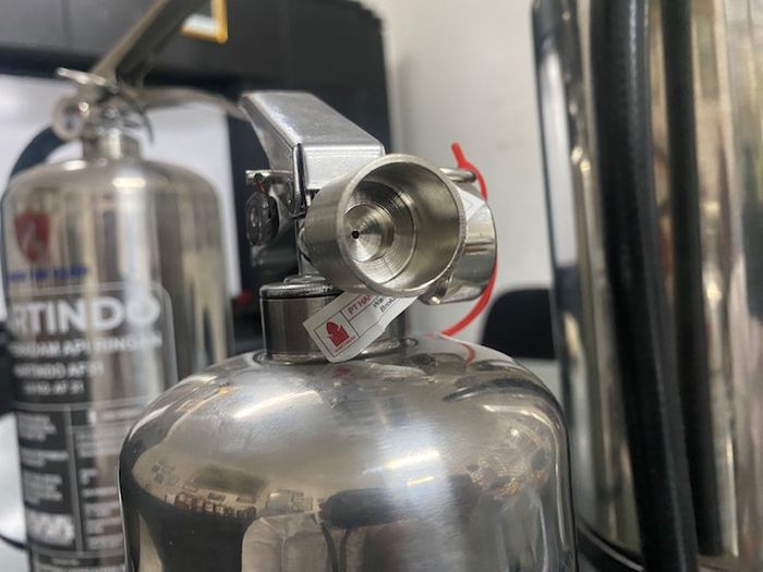 Alat pemadam api ringan Hartindo AF31 bisa mencegah api tersulut kembali.