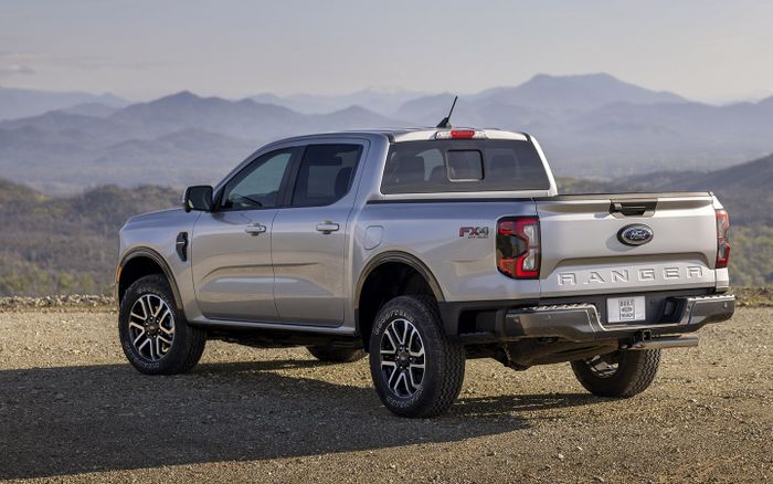 Ford Ranger spek Amerika Serikat hadir dengan tampilan lebih kalem untuk versi standar.