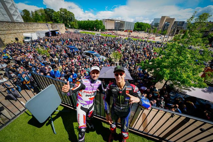 Fabio Quartararo dan Johann Zarco pimpin parade jelang GP ke-1000 di MotoGP Prancis 2023