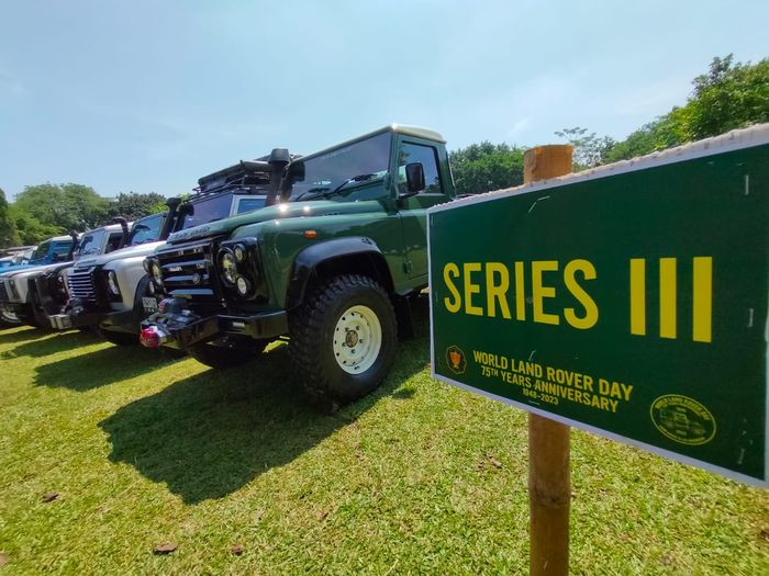 Tak kurang dari 200 mobil Land Rover berbagai seri dan tahun pembuatan hadir di acara halal bihalal Land ROver Club Indonesia (LRCI) di Buperta Cibubur, Jaktim, Minggu (14/5/2023)