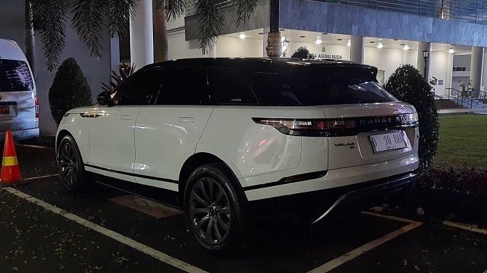 Rabge Rover Velar milik Johnny G Plate