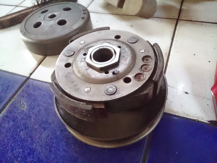 Ilustrasi kampas ganda motor matic 