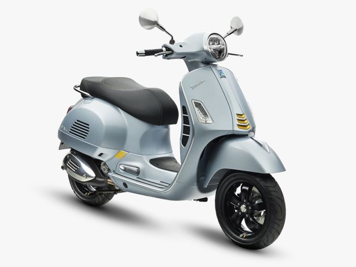 Vespa GTS 300 dijual dalam varian Super Tech