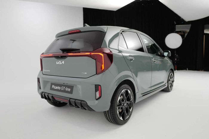 Bagian belakang Kia Picanto terlihat progresif dengan inspirasi dari Kia EV9.