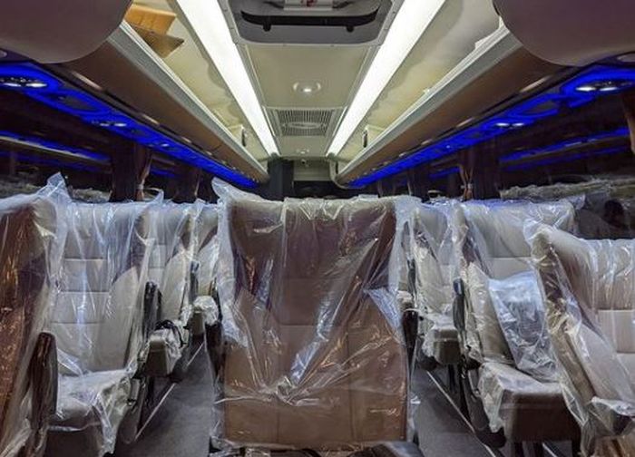 penampakan konfigurasi seat 1-1-1 di bus baru PO Tri Star Melati.