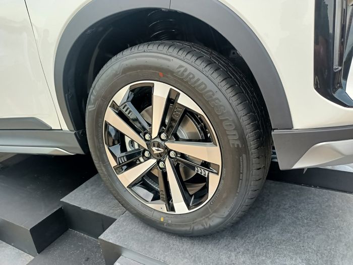 Pelek dual tone baru New Daihatsu Terios 2023