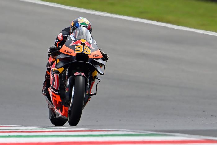 Brad Binder jadi pemilik rekor top speed tertinggi di MotoGP dengan 366,1 km/jam yang dicetak pada Sprint Race MotoGP Italia 2023.