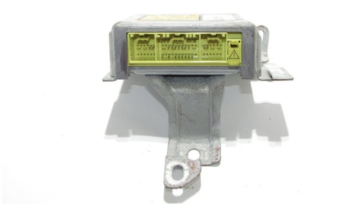 ILUSTRASI. Soket ECU airbag mobil Daihatsu