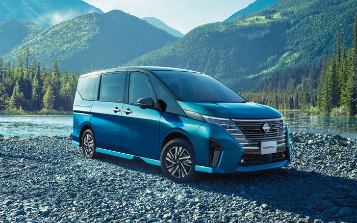 Nissan Serena e-POWER varian Luxion.