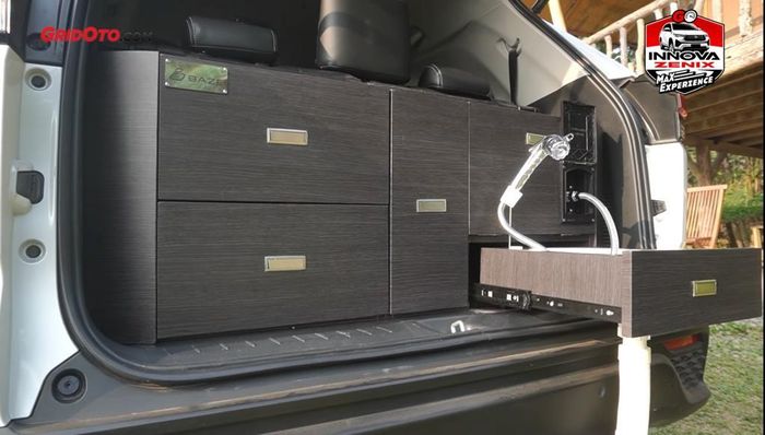 Tersedia juga sink atau wastafel lengkap dengan keran