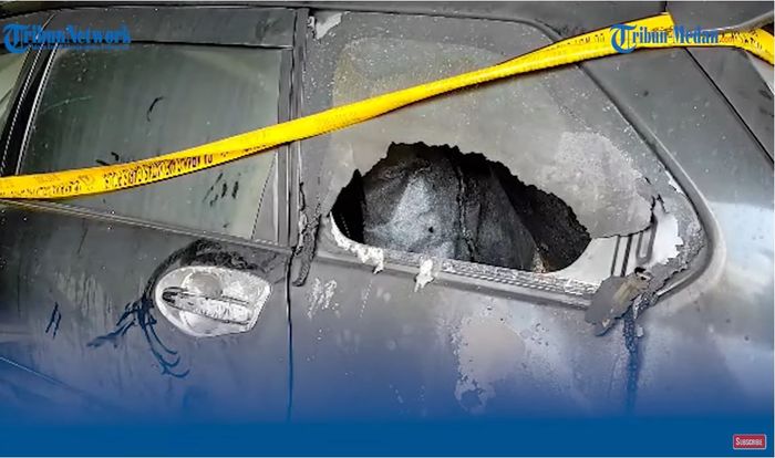 Kaca belakang Daihatsu Xenia Amiruddin Tamba pecah akibat dibakar orang tak dikenal
